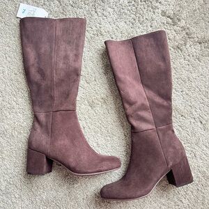 Time and Tru Mauve Heeled Boots. Size 7.5